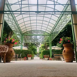 Отель Grand Vallombrosa