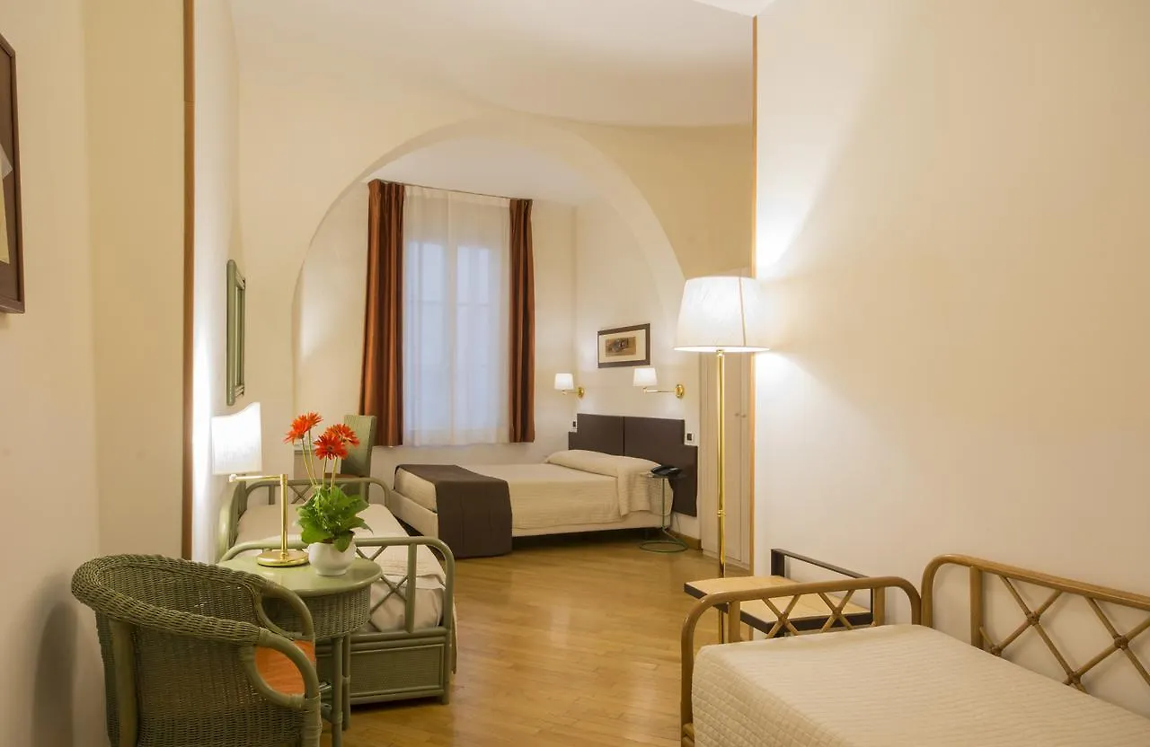 Piazza Paradiso Accommodation Siena 2*,