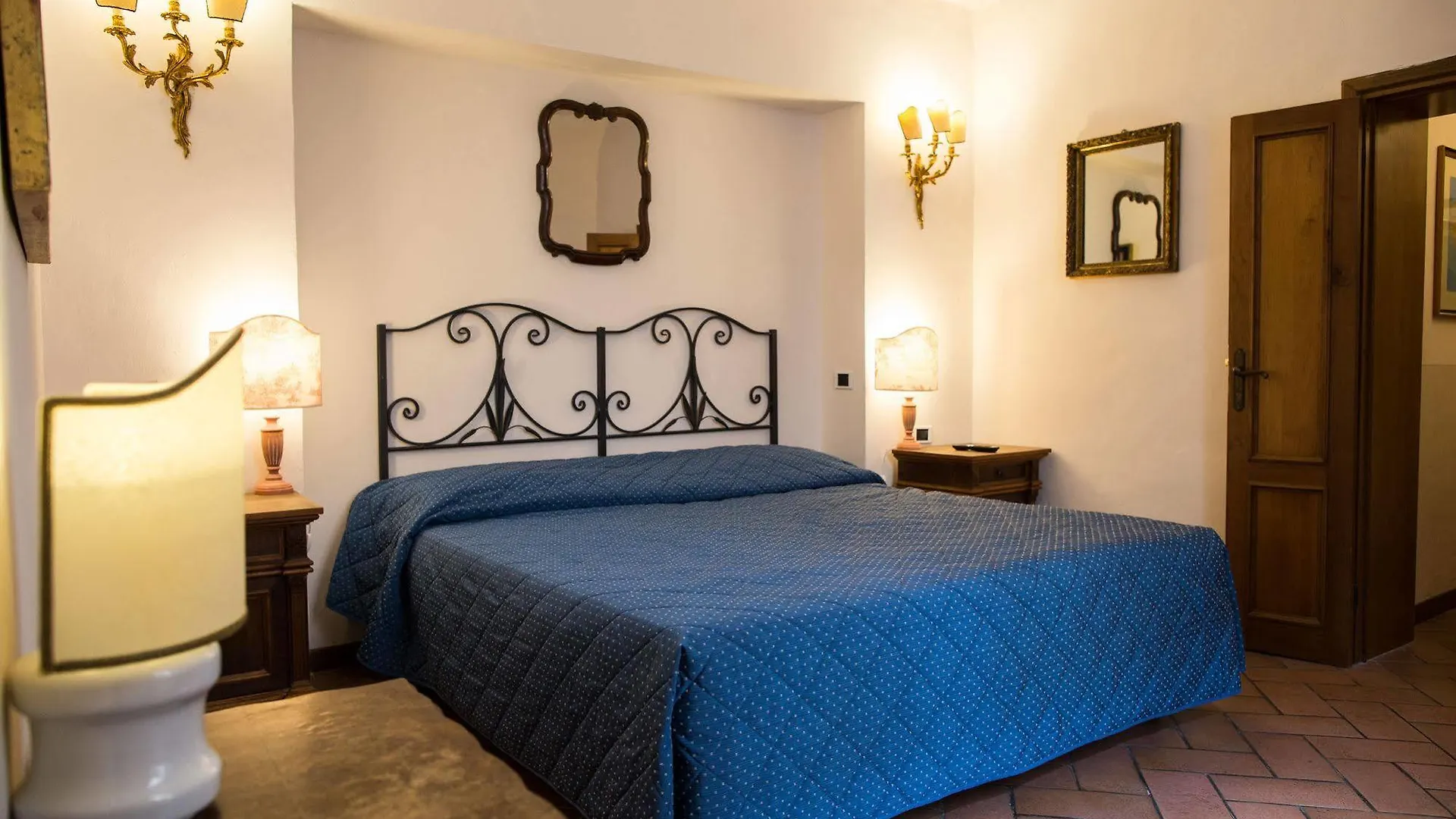 Piazza Paradiso Accommodation location