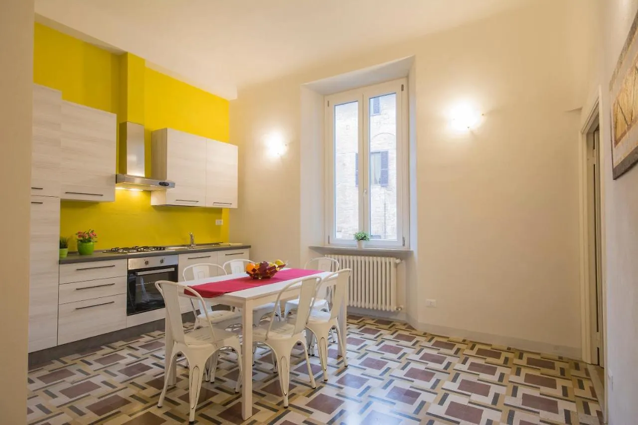 Piazza Paradiso Accommodation Siena 2*,