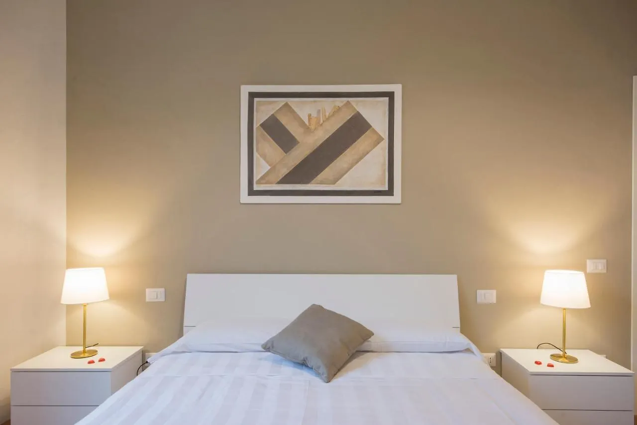 Piazza Paradiso Accommodation Siena 2*,  Itália